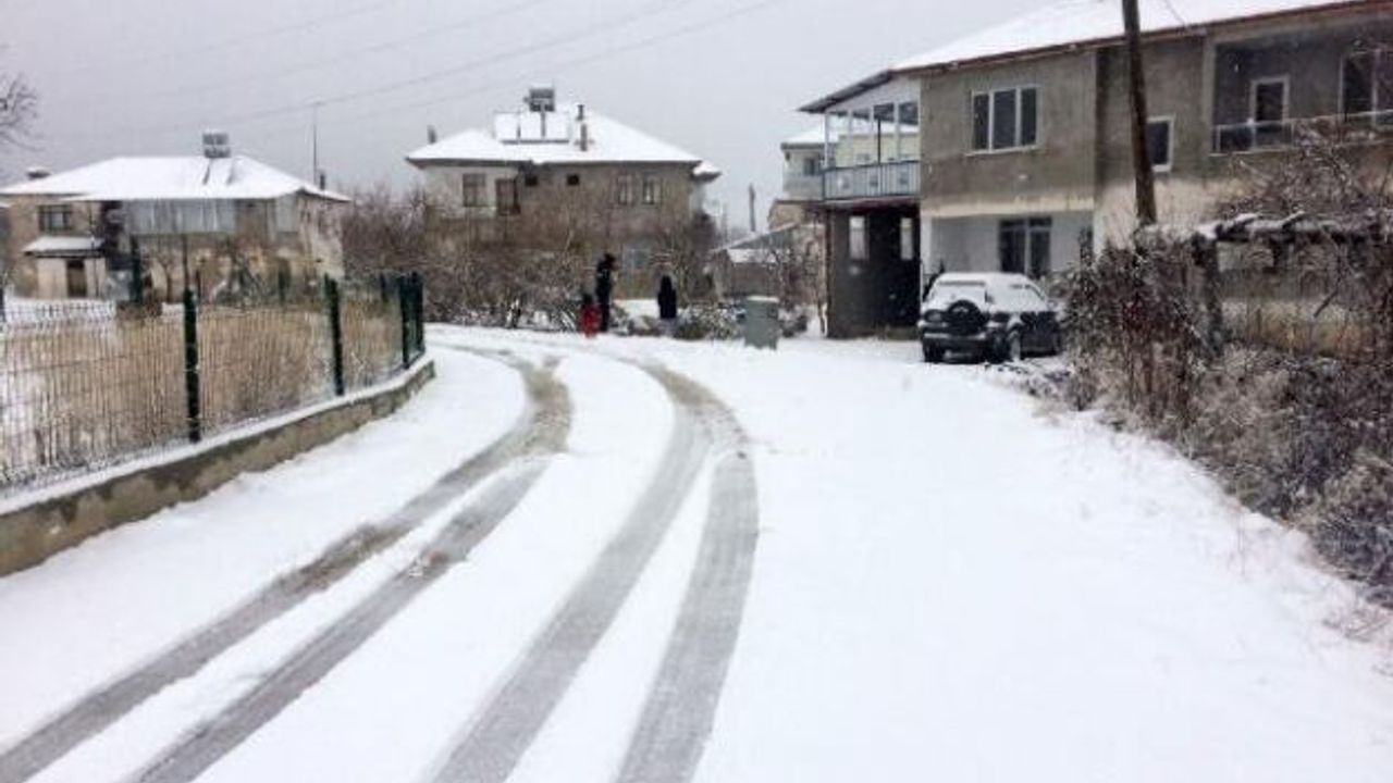 Antalya'nın yüksek kesimlerine kar yağdı