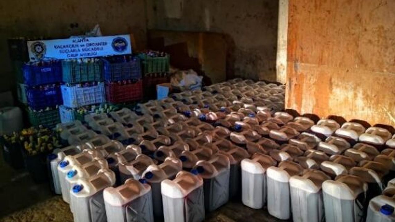 Alanya'da 6 bin 570 litre sahte ve kaçak içki ele geçirildi