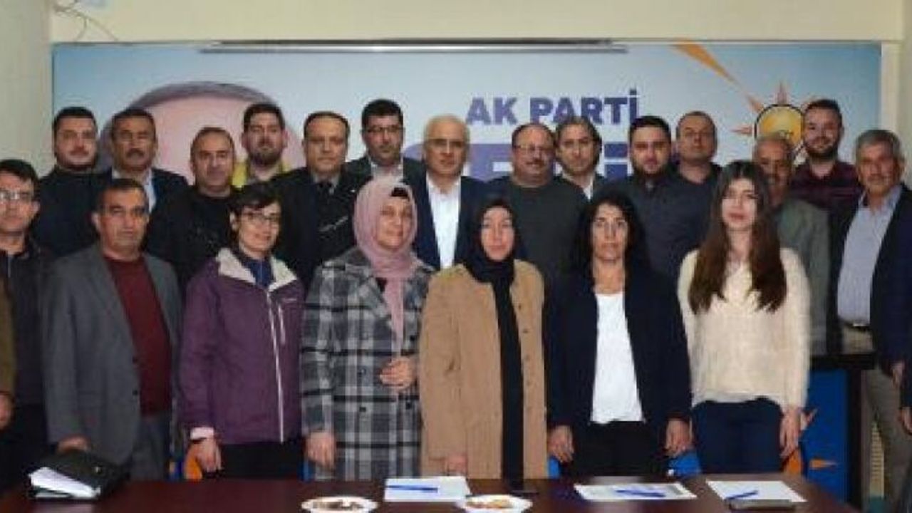 AK Parti Serik'te yeni yönetim