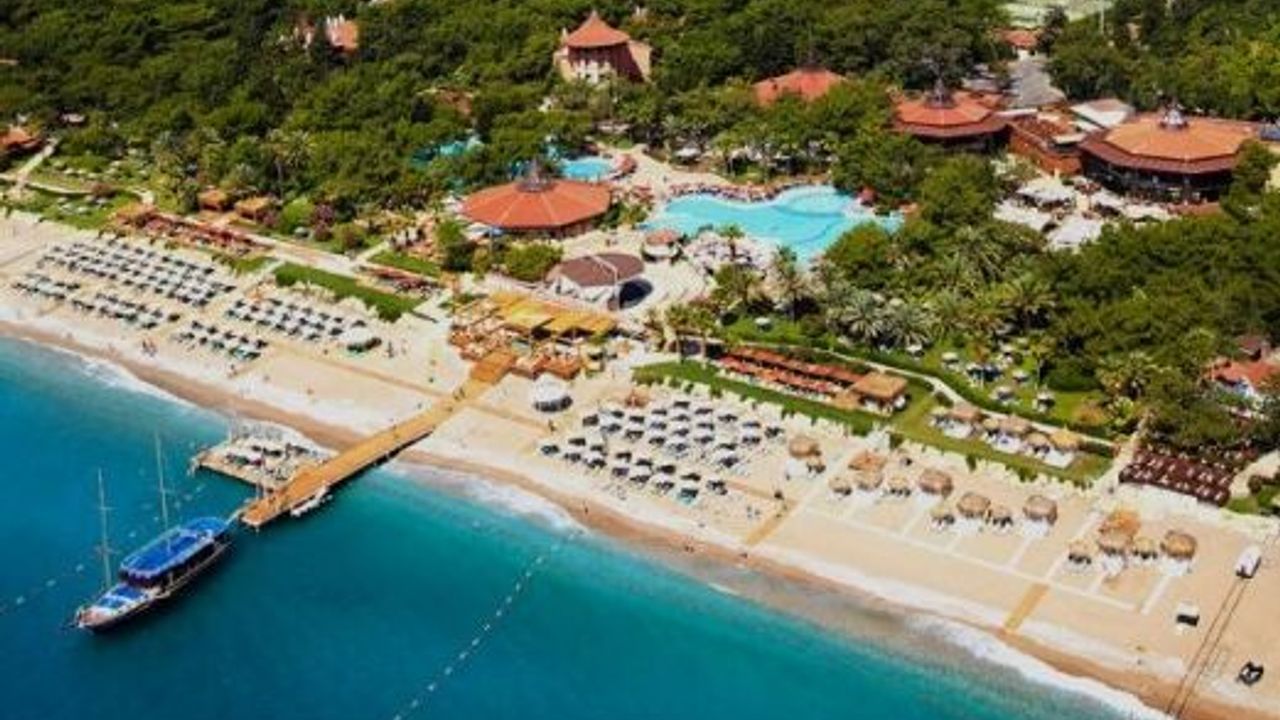 Kemer'deki 5 yıldızlı oteli icradan satılığa çıkarılan Martı Grubu'ndan açıklama