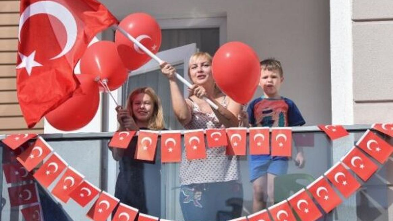 Antalya'daki yerleşik Rusların 23 Nisan coşkusu