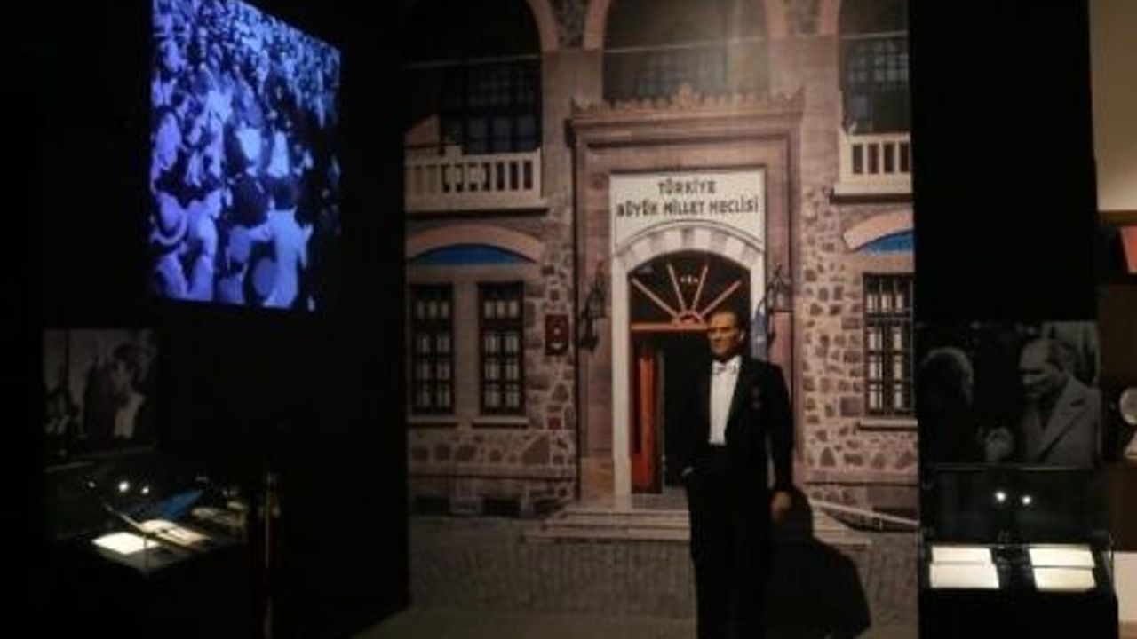 Atatürk'ün eşyaları, Antalya Akvaryum'da sergileniyor