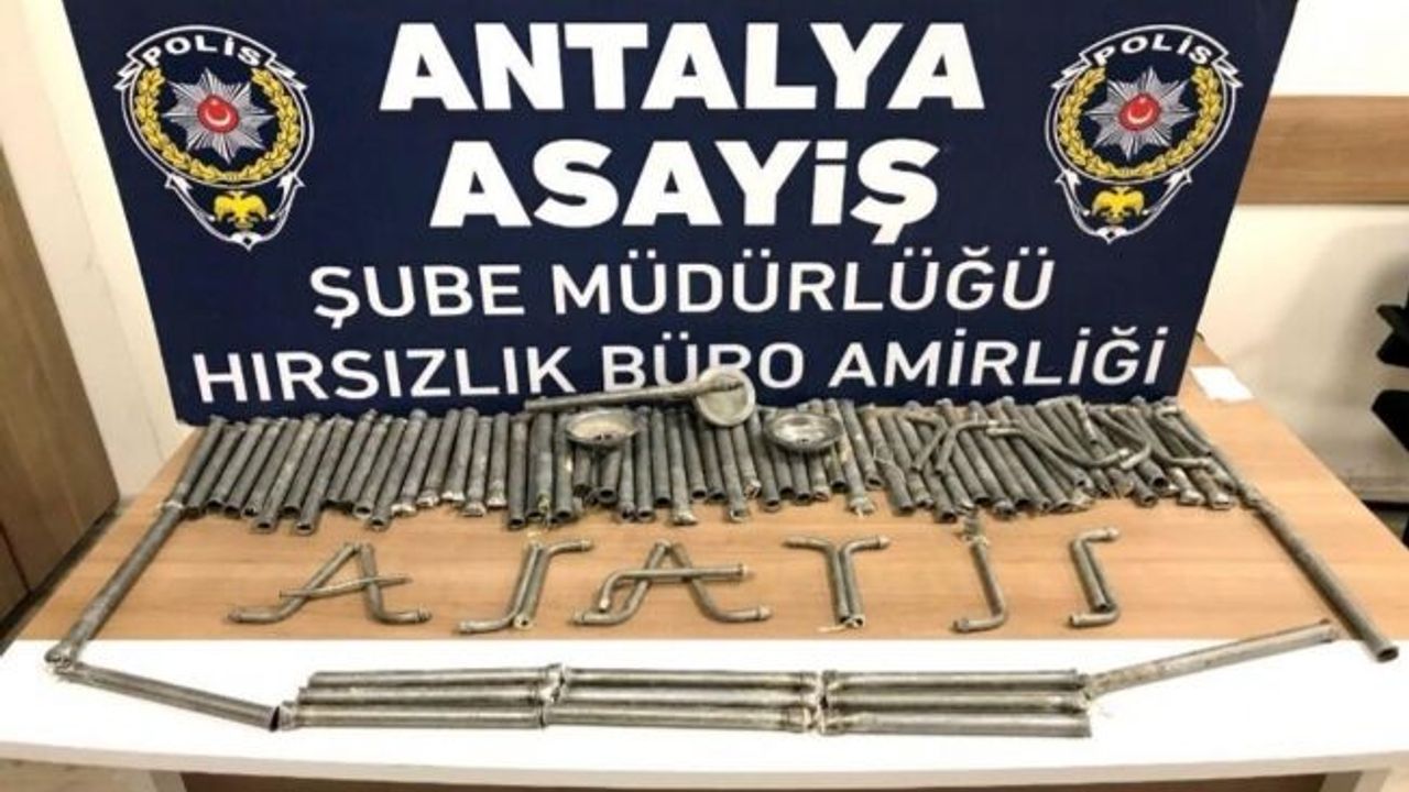 Dev süs ve gösteri havuzundan çalınan krom fıskiyeler, hurdacıda bulundu   