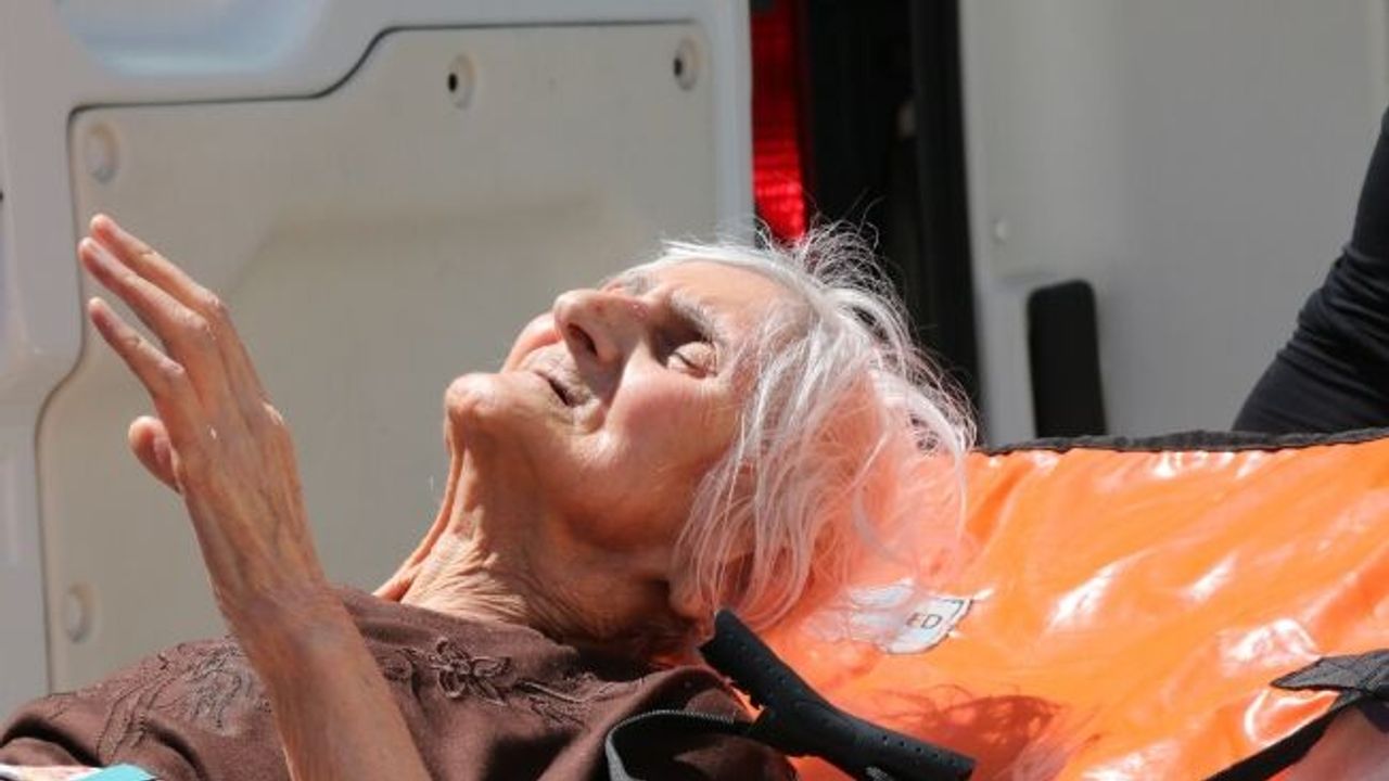 Haber alınamayan adam yatalak annesinin yanında ölü bulundu