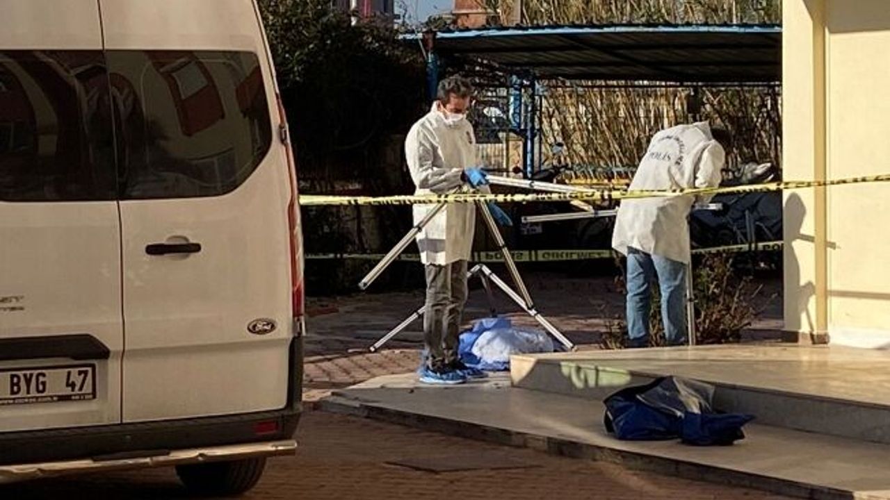 Aksu'da öğrencilerine karne vermeye hazırlanan öğretmen 13. kattaki balkonundan düşüp öldü