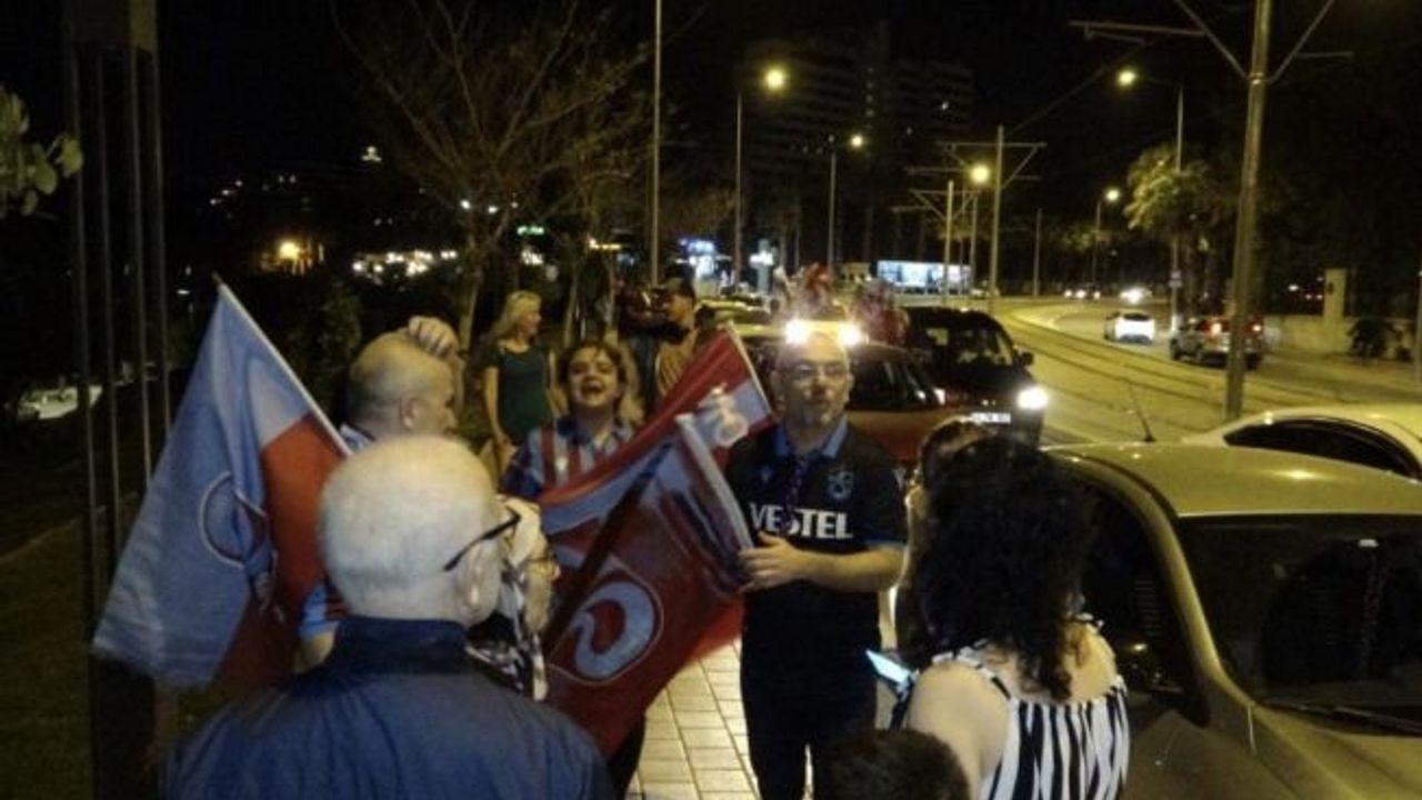Antalya’da yaşayan Trabzonlular 38 yıl sonra şampiyonluğu kutladı