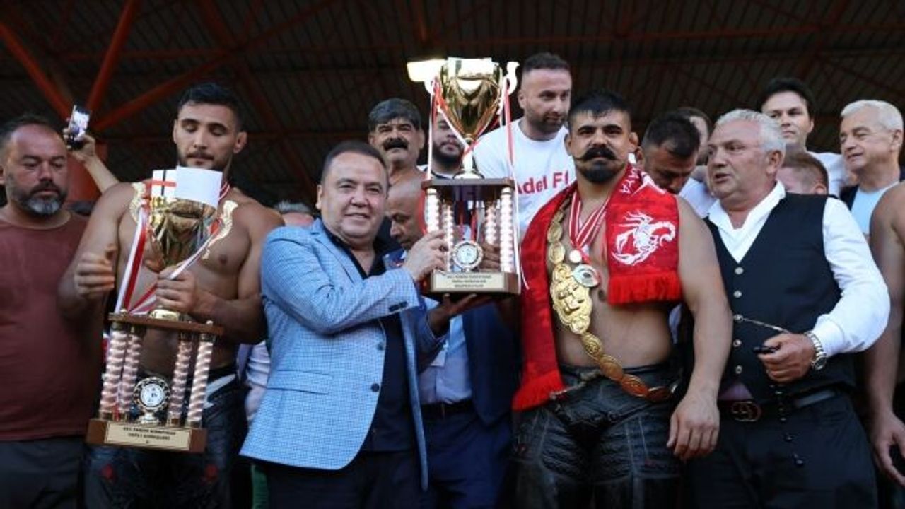 Tarihi Kırkpınar Yağlı Güreşleri’ne Antalya damgası
