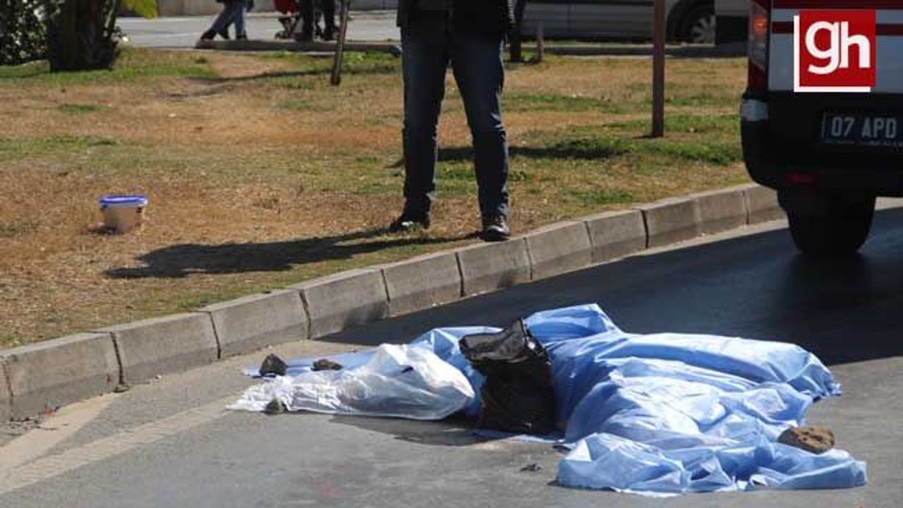 Tırın altında kalan kadın feci şekilde can verdi