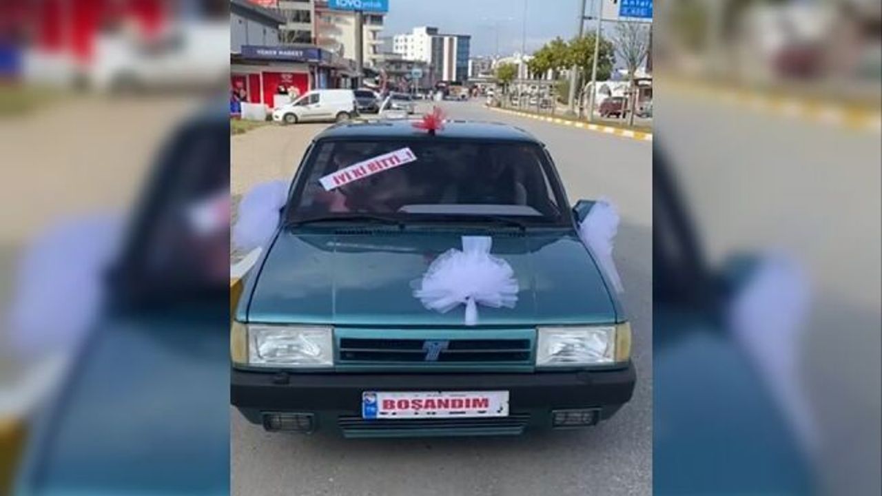Boşandıktan sonra şehir turu yaparak kutladı