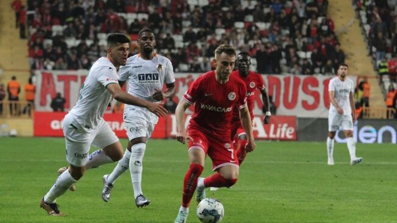 Spor Toto Süper Lig: Antalyaspor - Alanyaspor maçı sona erdi