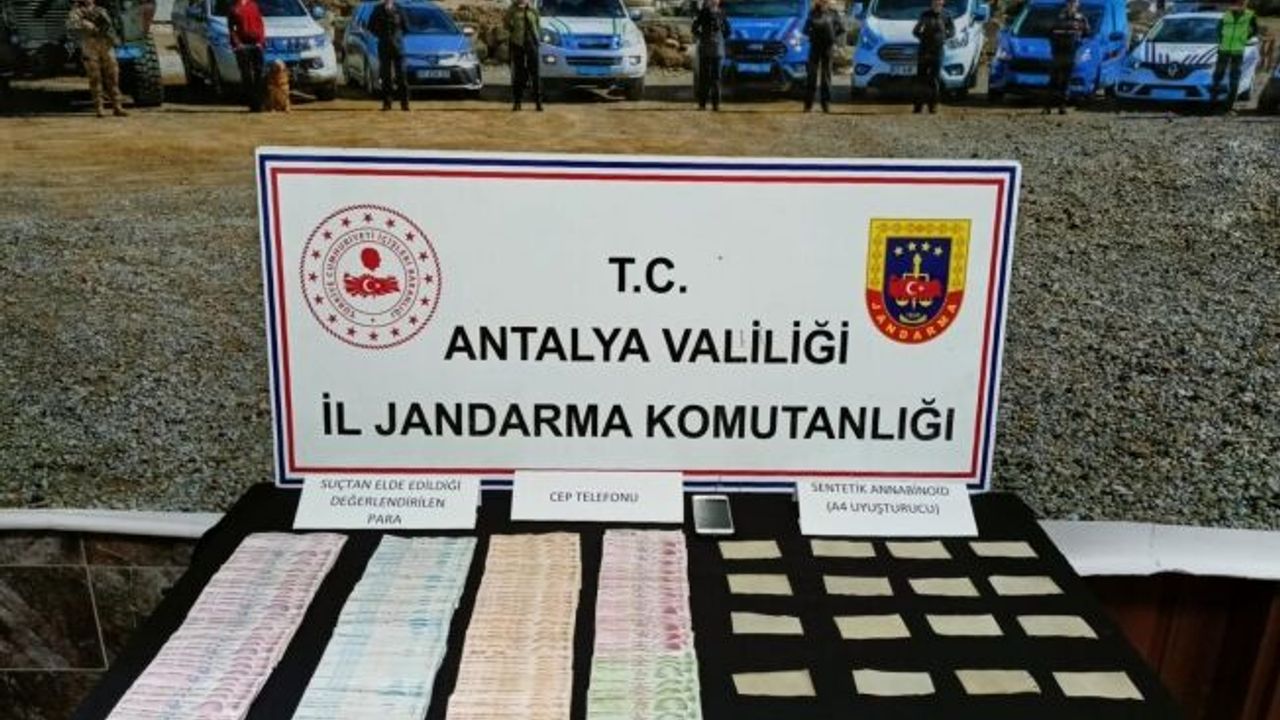  Uyuşturucu satışından elde edilen 25 bin 780 TL nakit para ele geçirildi
