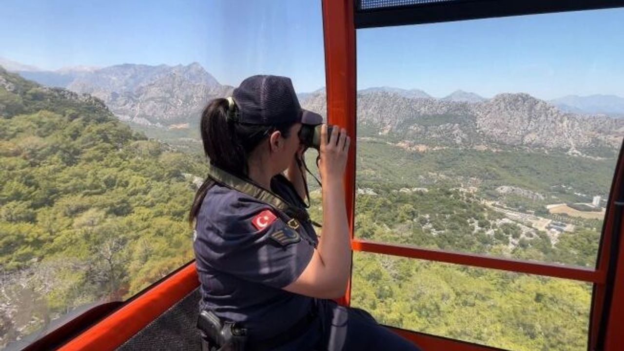 Antalya'da jandarma orman denetimlerini sıklaştırdı