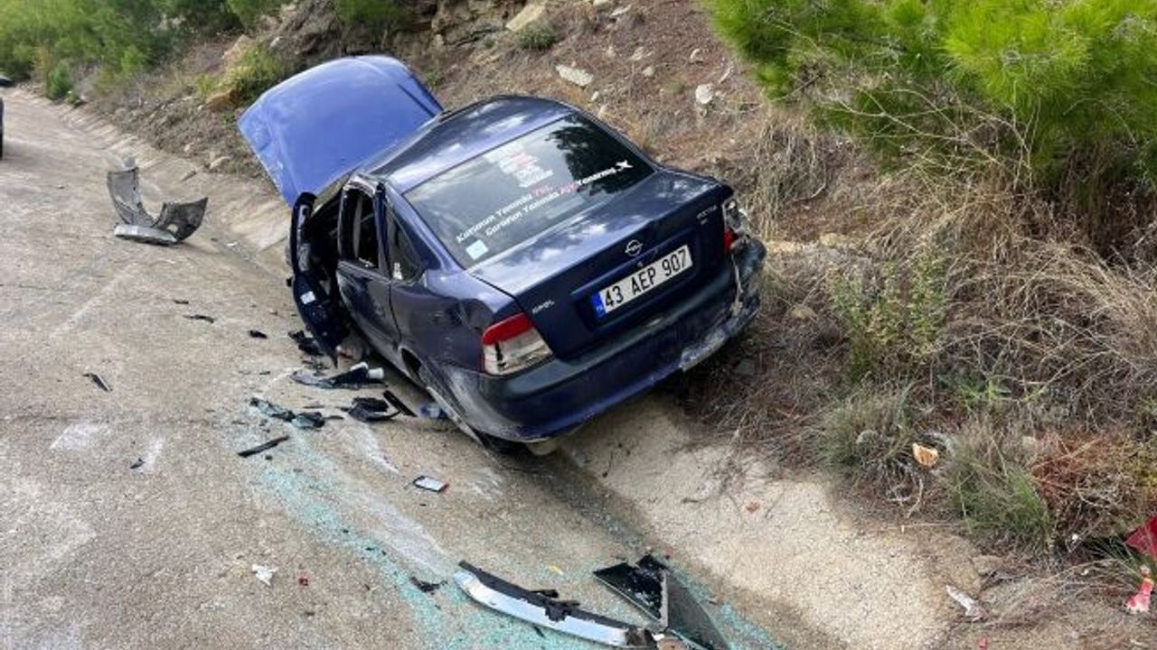 Kontrolden çıkan otomobil şarampole devrildi: 3 yaralı