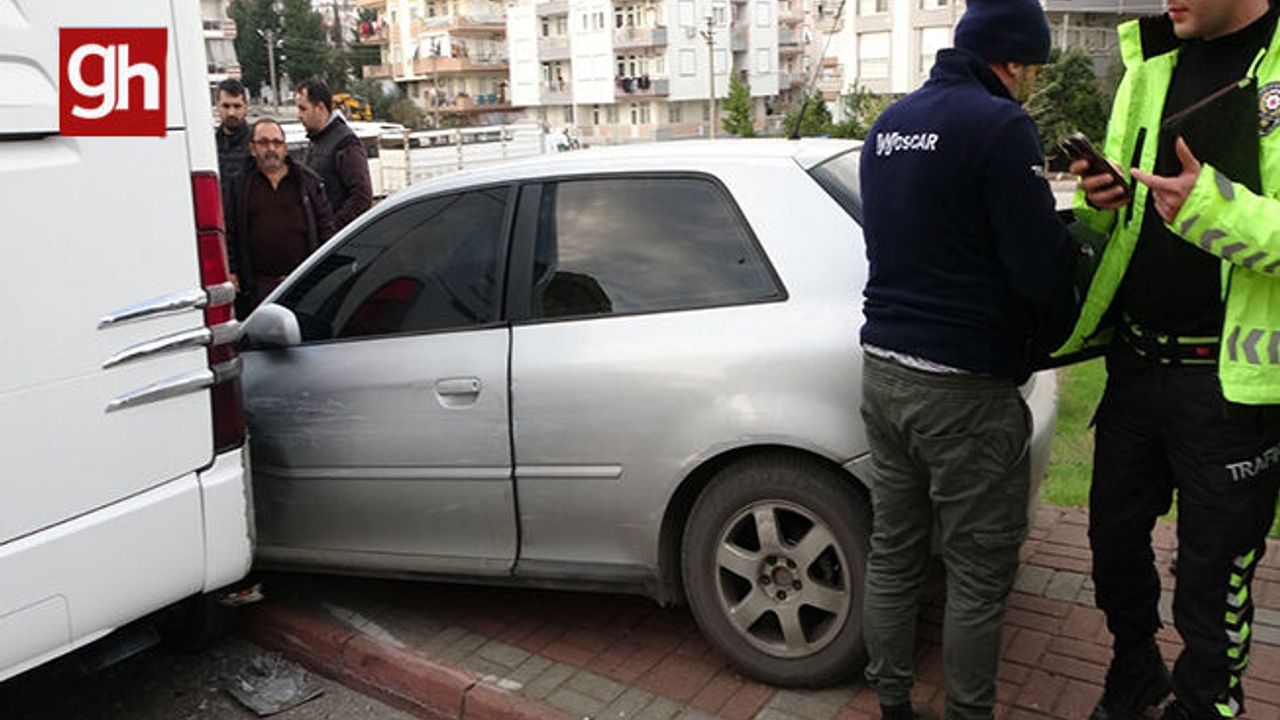 Kaldırımdaki çöp konteynerleri şarampole yuvarlanmasını önledi!