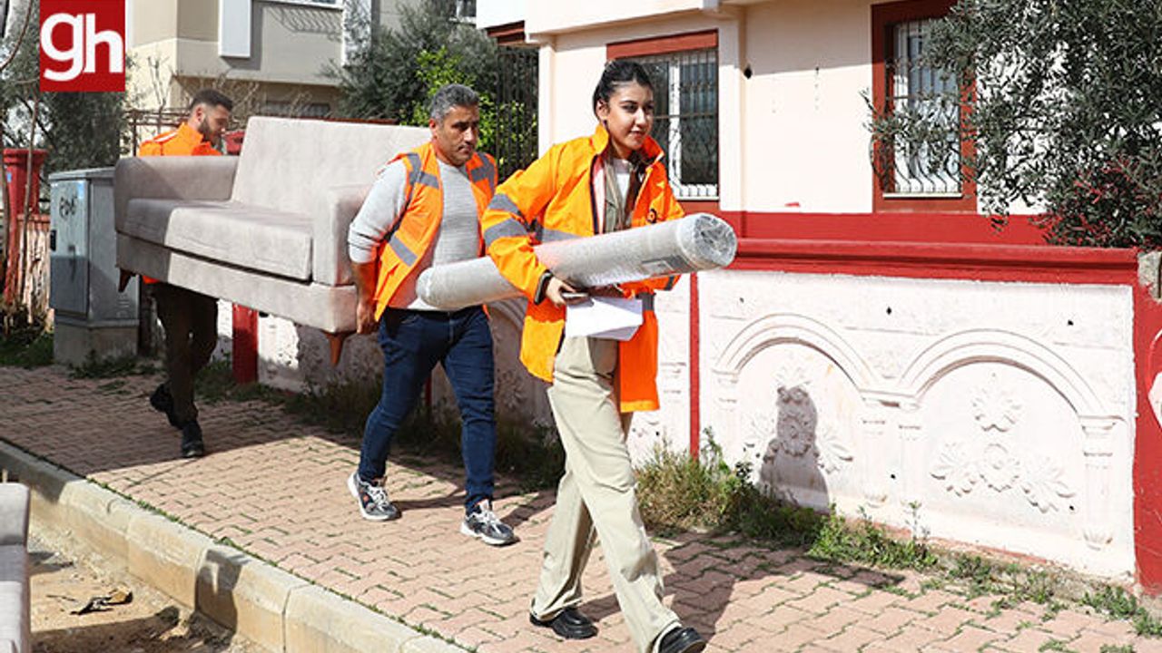 Antalya Büyükşehir'den selzedelere eşya yardımı