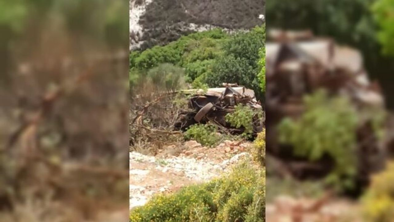 Bariyerlere çarpan kamyon 50 metrelik uçurumdan yuvarlandı: 1 ölü