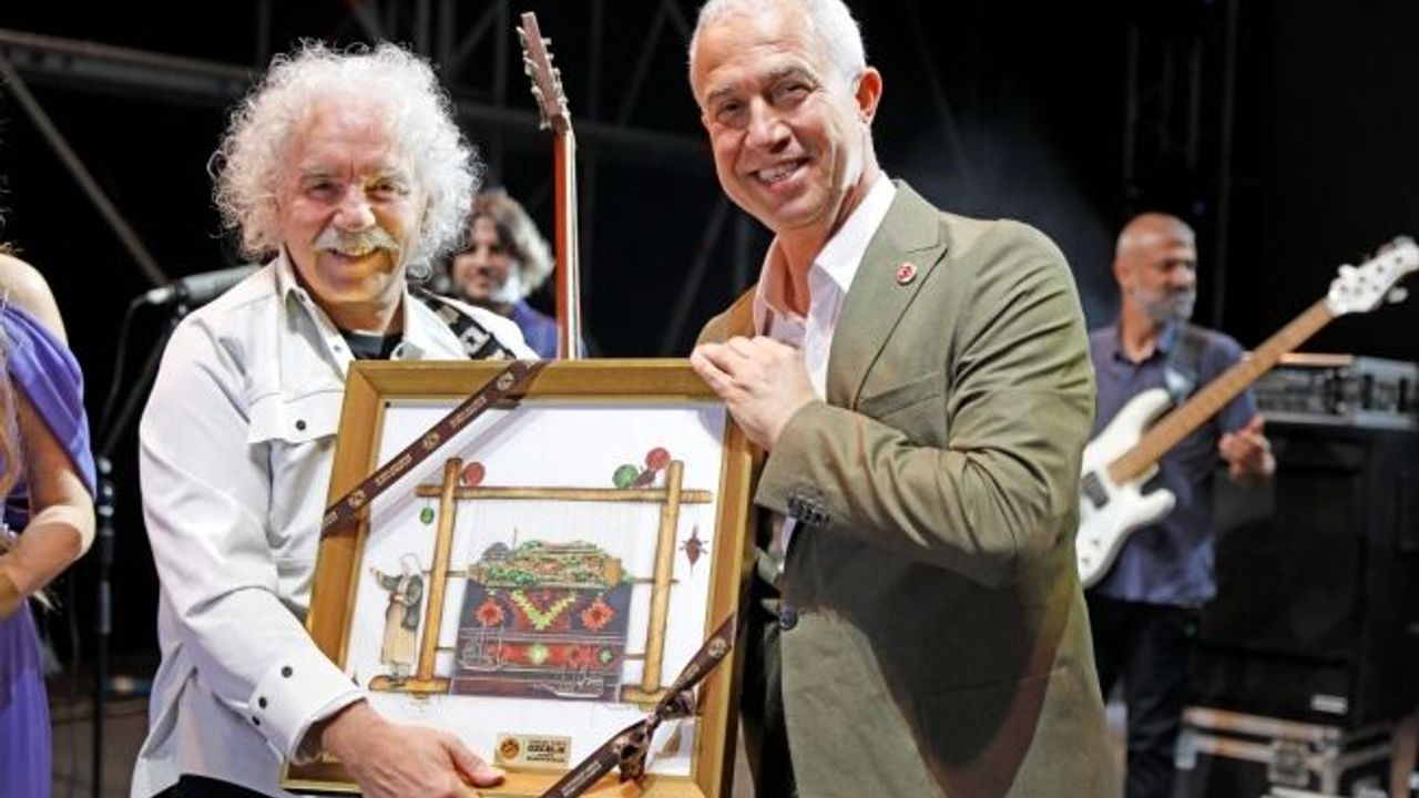 22. Alanya Uluslararası Kültür Sanat ve Turizm Festivali Yeni Türkü konseriyle sona erdi