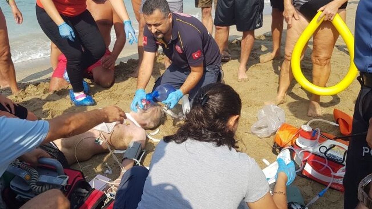 Kalp masajı ve elektro şokla hayata döndürüldü