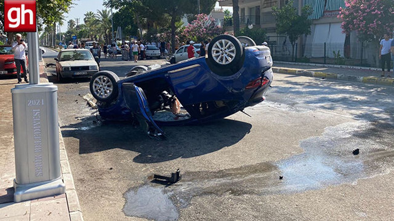 Otomobil park halindeki araçlara çarptı, ortalık savaş alanına döndü