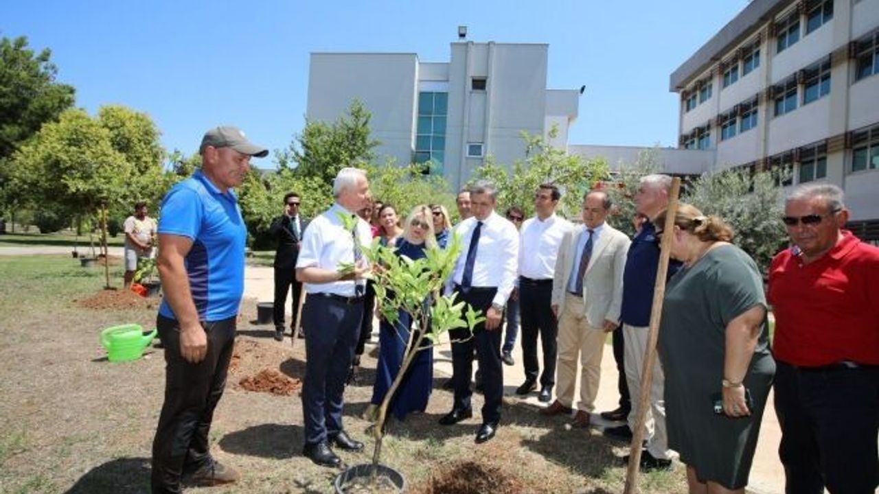 Akdeniz Üniversitesi'nde 253 şehit anısına 253 fidan dikildi