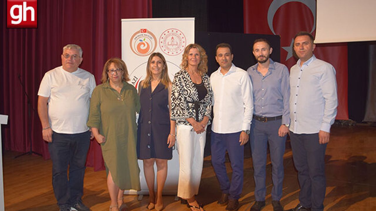 Murtuna Gazi Ortaokulu’ndan Erasmus projesi kapsamında ‘İklim Değişikliği Konferansı’