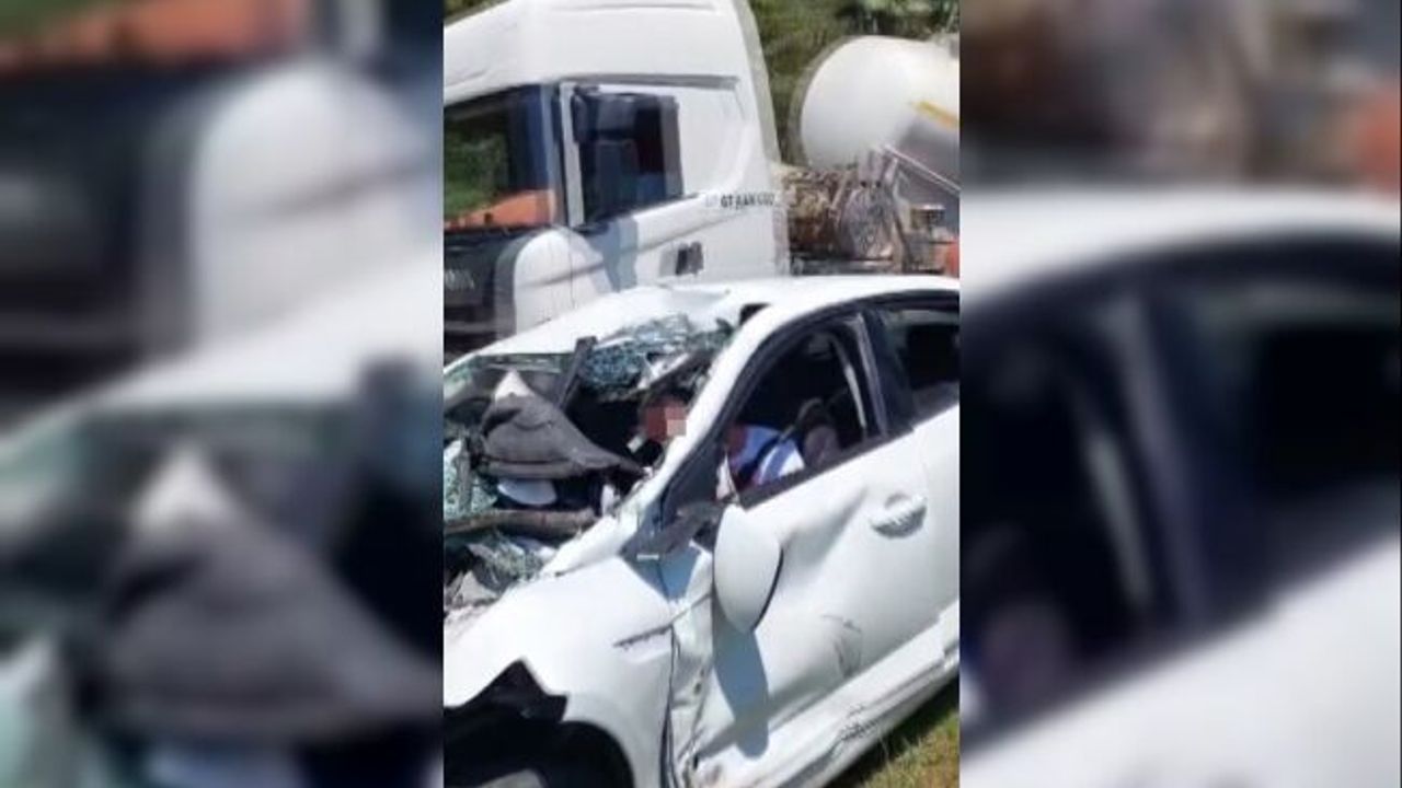 Otomobil kamyonete ok gibi saplanıp devirdi, ortalık savaş alanına döndü!