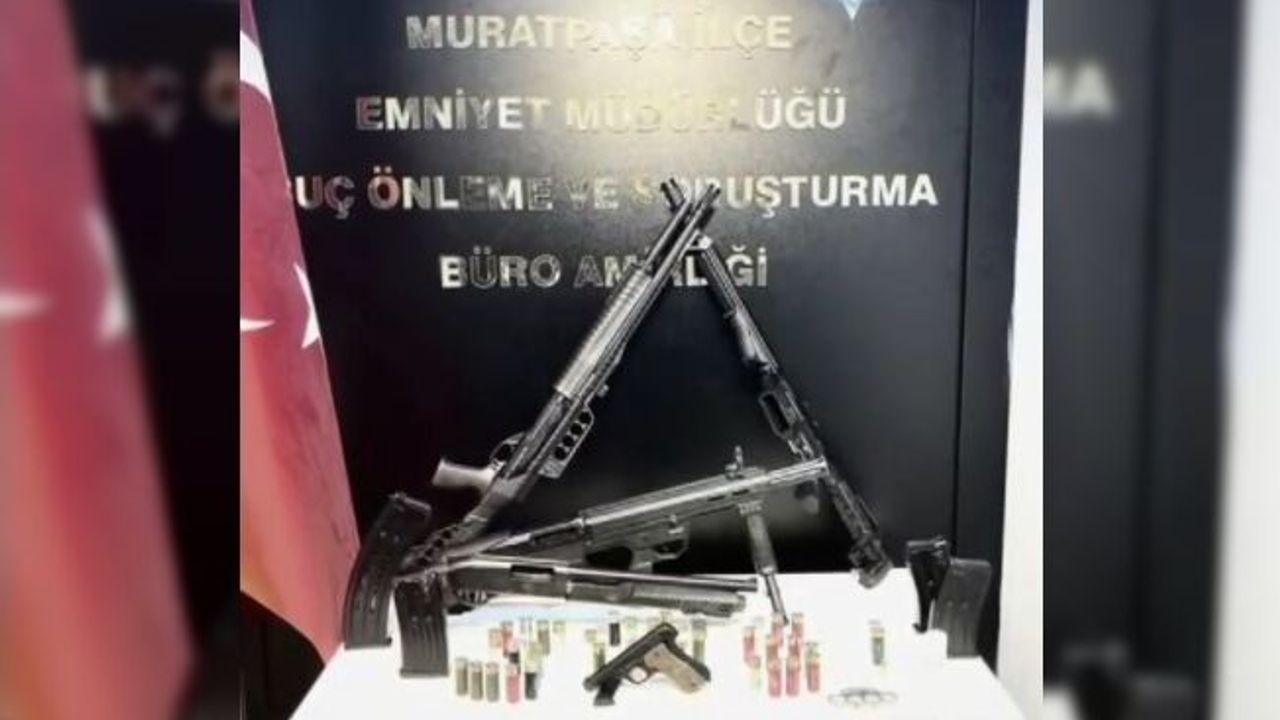  Antalya'da 4 farklı adrese eş zamanlı silah operasyonu: 4 gözaltı