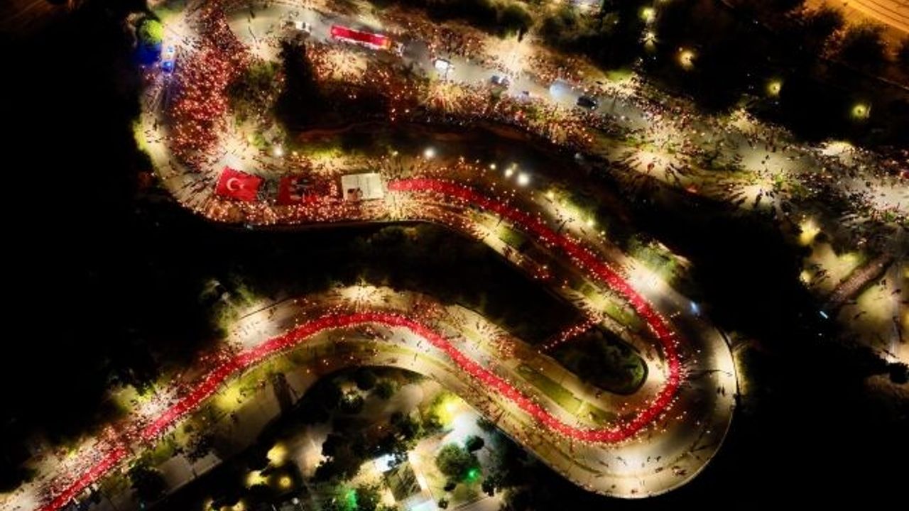  Antalya'da fener alayına binlerce kişi katıldı