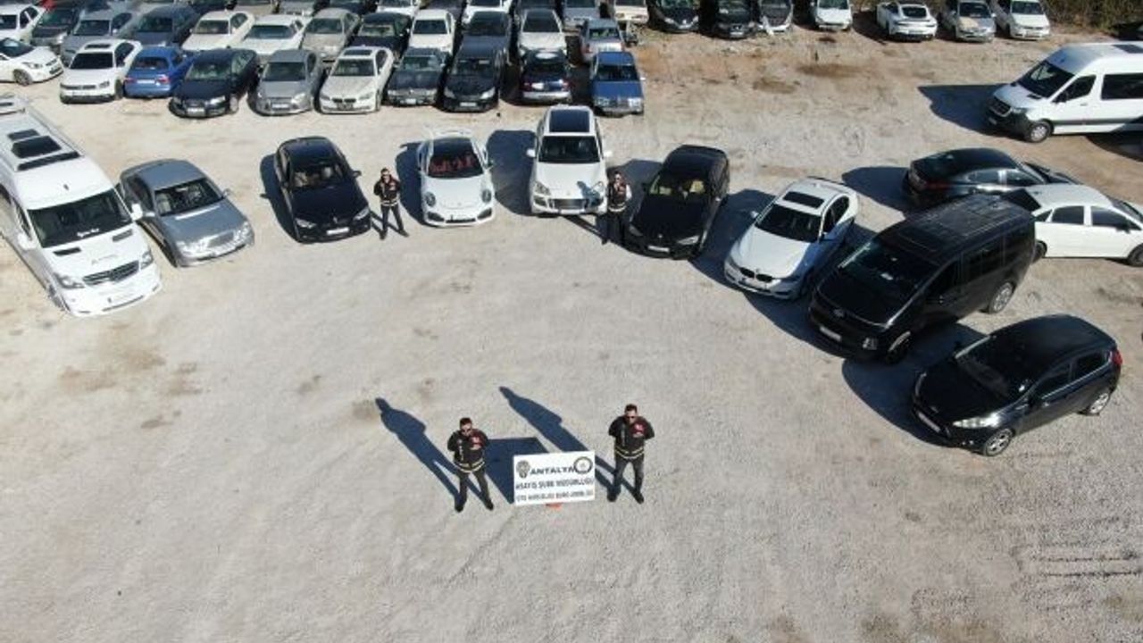 Antalya'da ‘change' lüks araç operasyonu