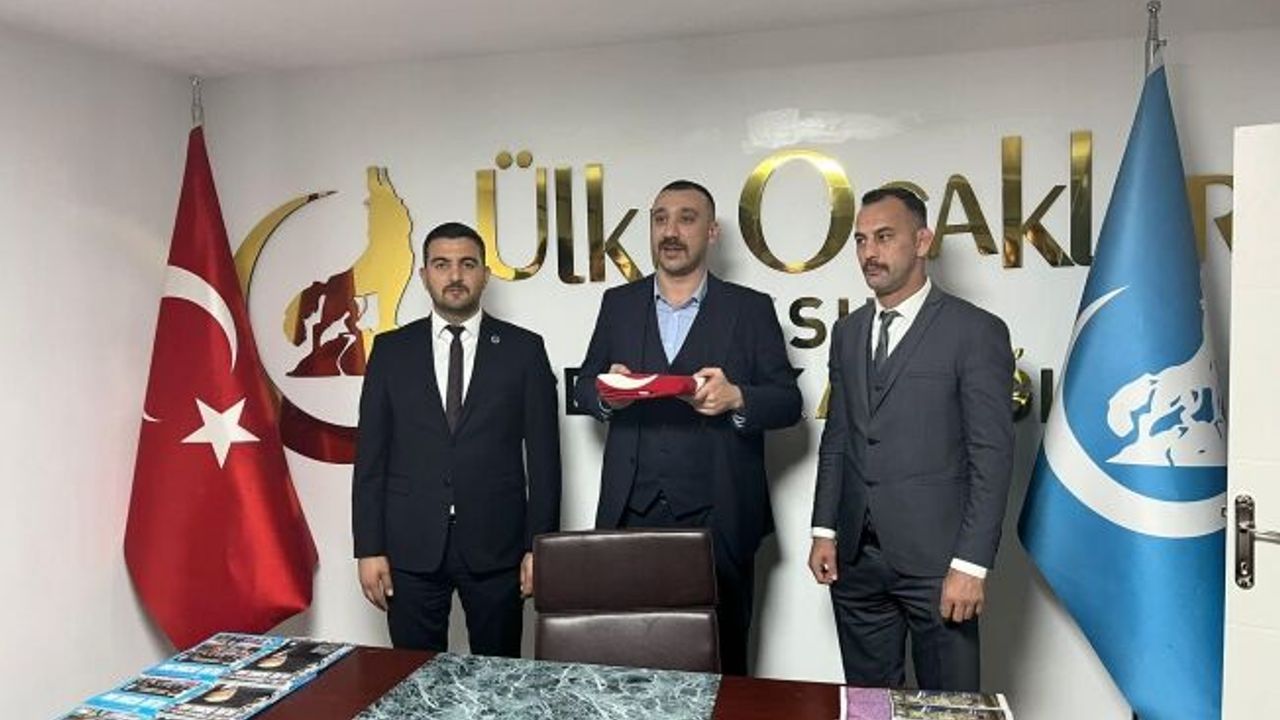 Aksu Ülkü Ocakları'nda Devir Teslim Töreni
