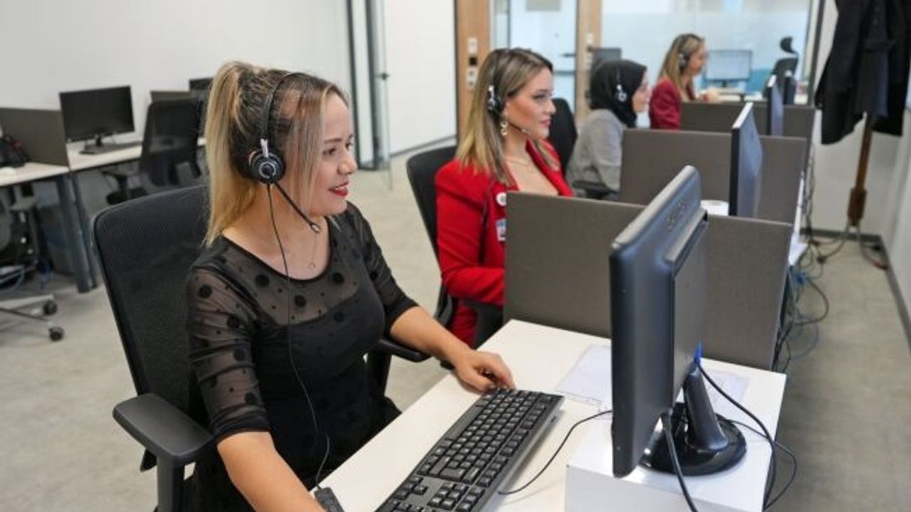 Alanya Belediyesi yeni binasında hizmete başladı