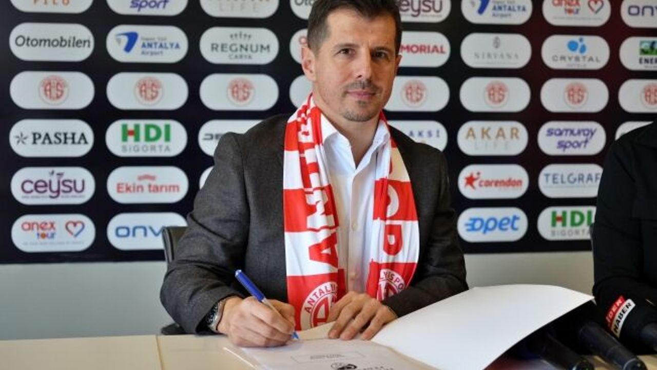 Belözoğlu, Antalyaspor'a imzayı attı