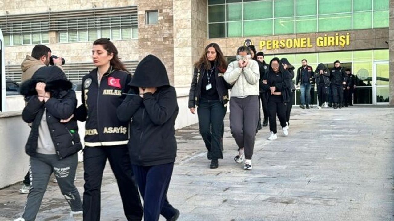  "Bizim oyunumuzu kimse bozamaz" deyip kadınlara zorla fuhuş yaptırdılar!