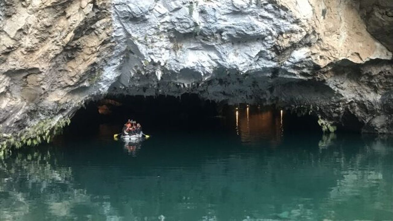 Dünyaca ünlü mağara yeniden ziyarete açıldı