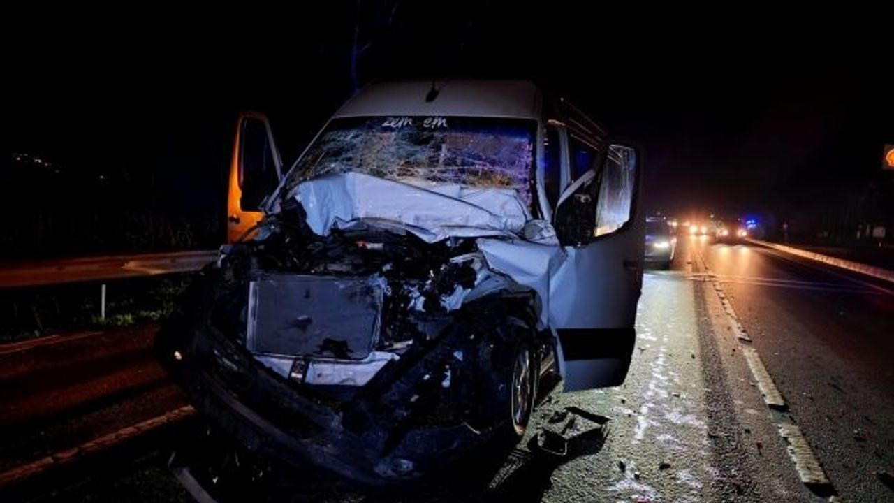 Feci Kaza... 6 Alman turist ile sürücü yaralandı!
