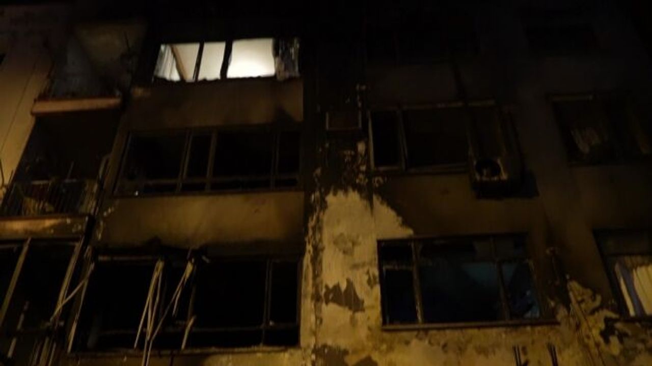 Spotçuda başlayan yangın apartmanı sardı: 1 ölü, 2 yaralı