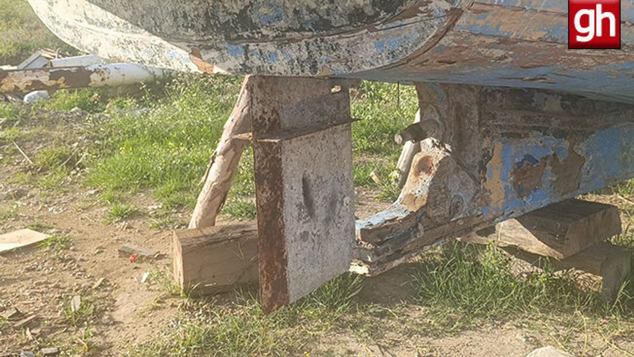  Tur teknesinin pervanesini spiral makinesiyle keserek çaldı