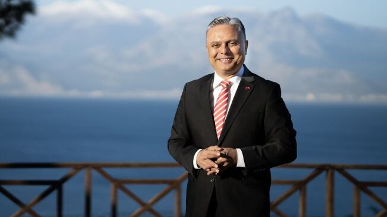 Ümit Uysal CHP Genel Başkanlığına adaylığını açıkladı