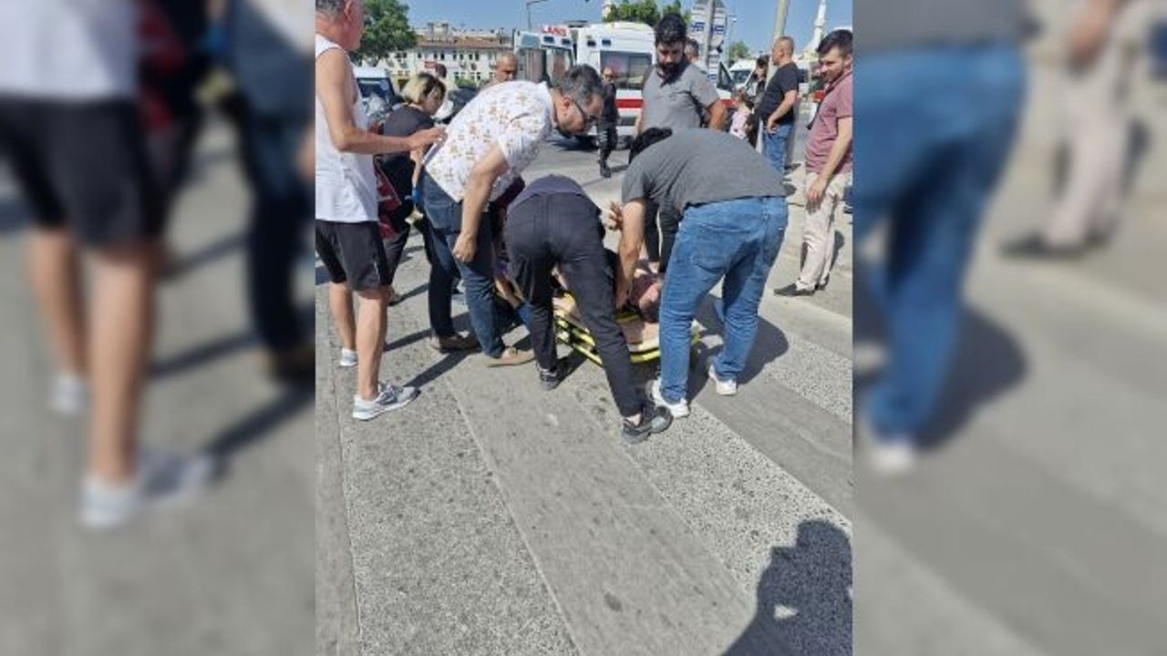 Otomobil ile Yunus polis ekibinin karıştığı kazada 1 polis memuru yaralandı