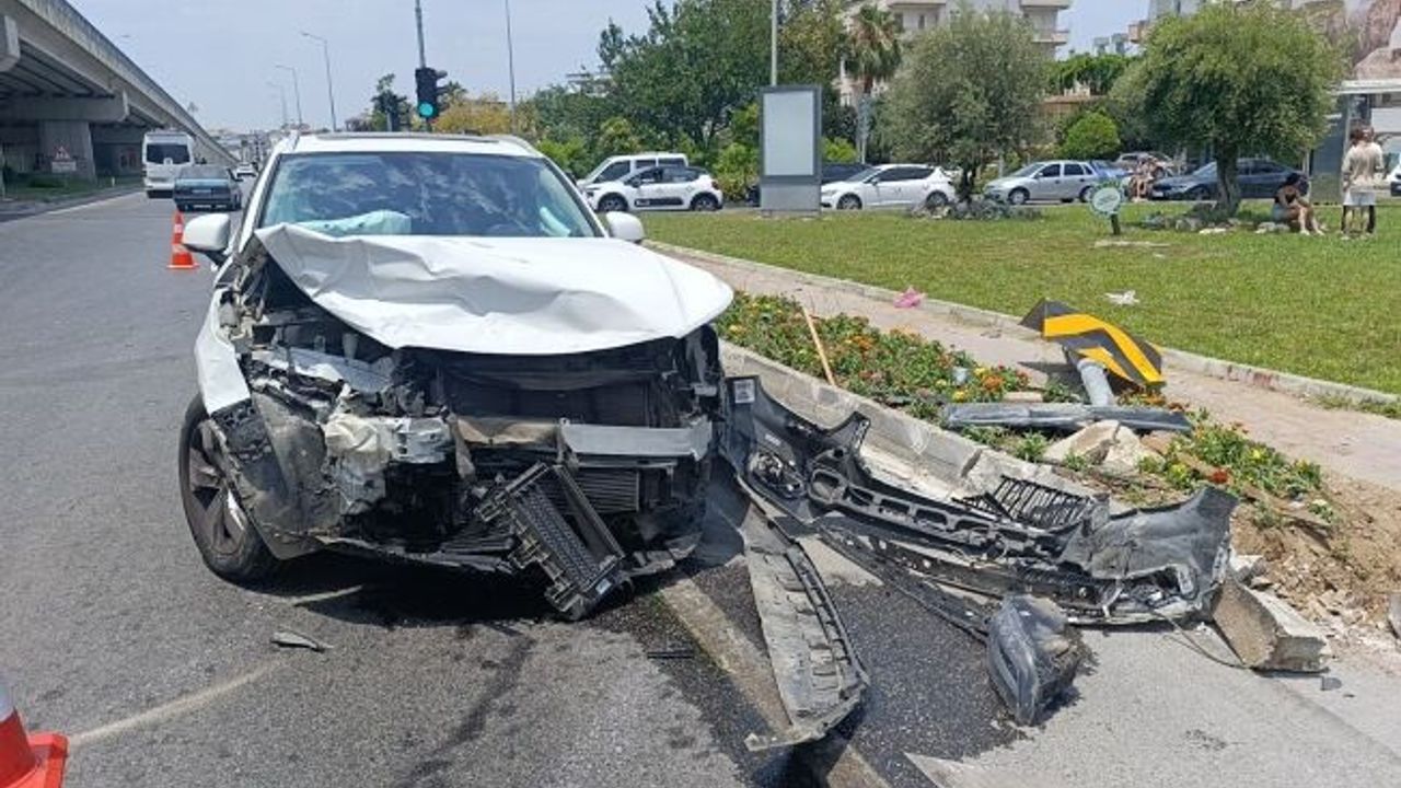 Araçları hurdaya döndü... Burunları dahi  kanamadı!