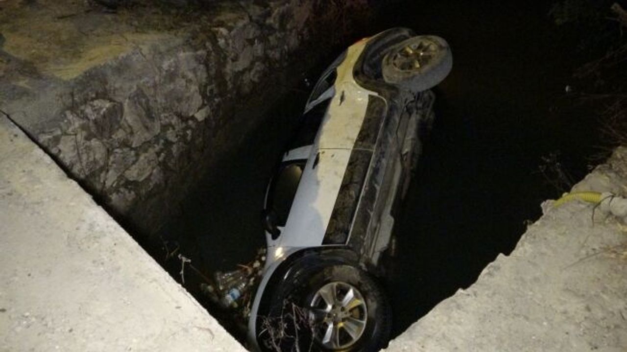  Sulama kanalına uçan otomobilde 2 kişi boğularak hayatını kaybetti