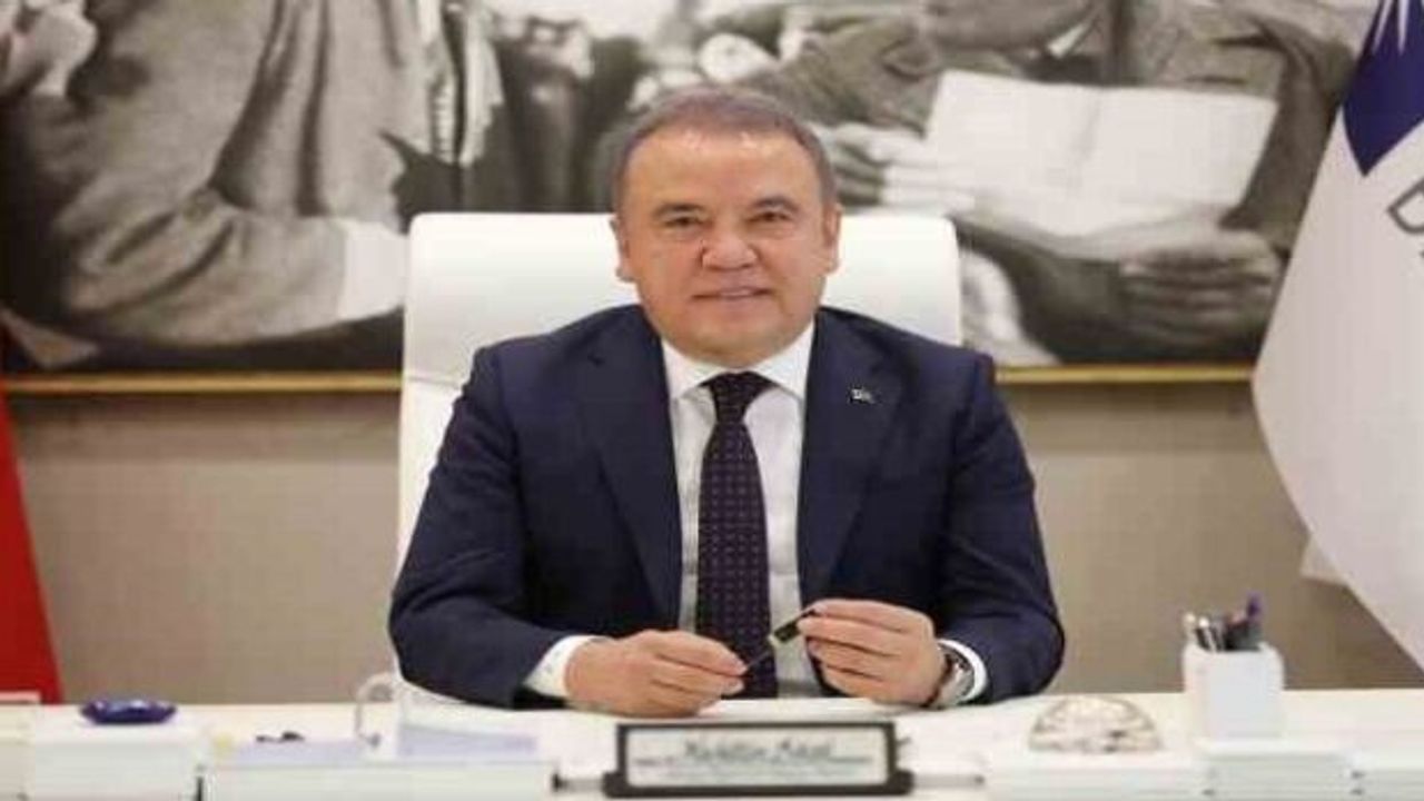 İçişleri Bakanlığı duyurdu: Antalya Büyükşehir Belediye Başkanı Muhittin Böcek görevden uzaklaştırıldı