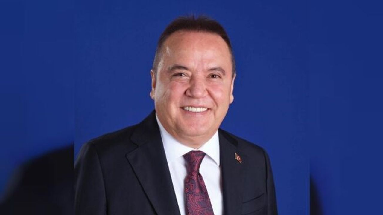 Tutuklu bulunan Muhittin Böcek kontrol için hastaneye kaldırıldı