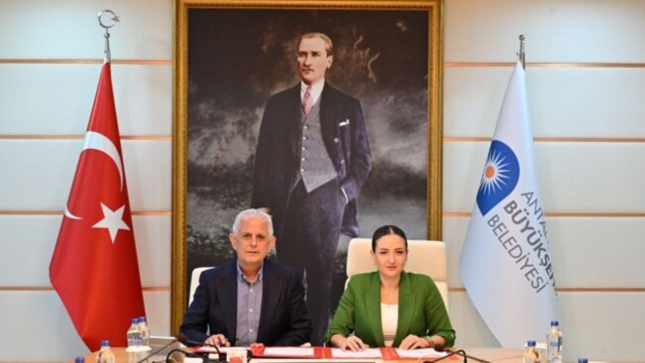 Antalya Büyükşehir Belediyesi'nden denizlerin korunması için protokol