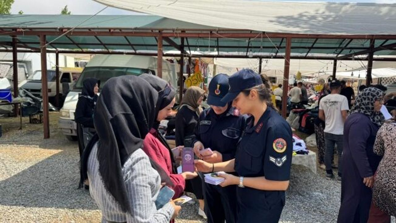 Antalya'da 'KADES' ve 'Kadına El Kalkamaz' etkinliğiyle bin vatandaşa bilgilendirme yapıldı