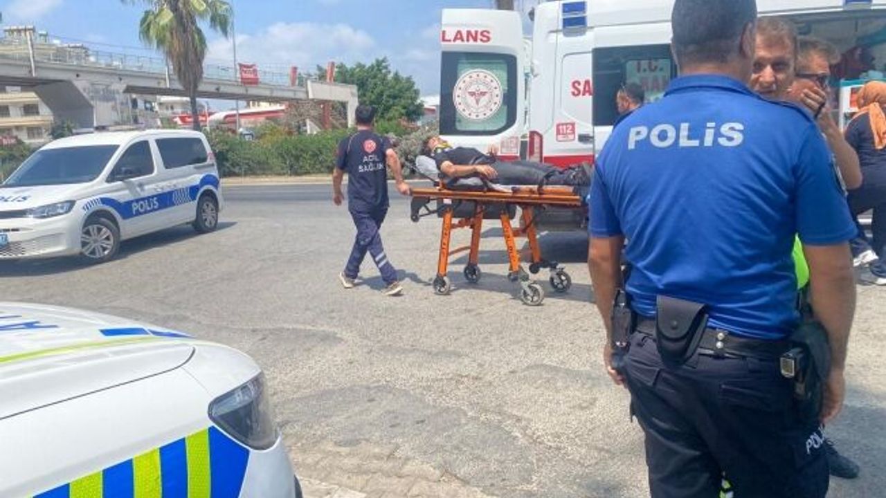 Antalya'da motosikletten düşen sürücü yaralandı
