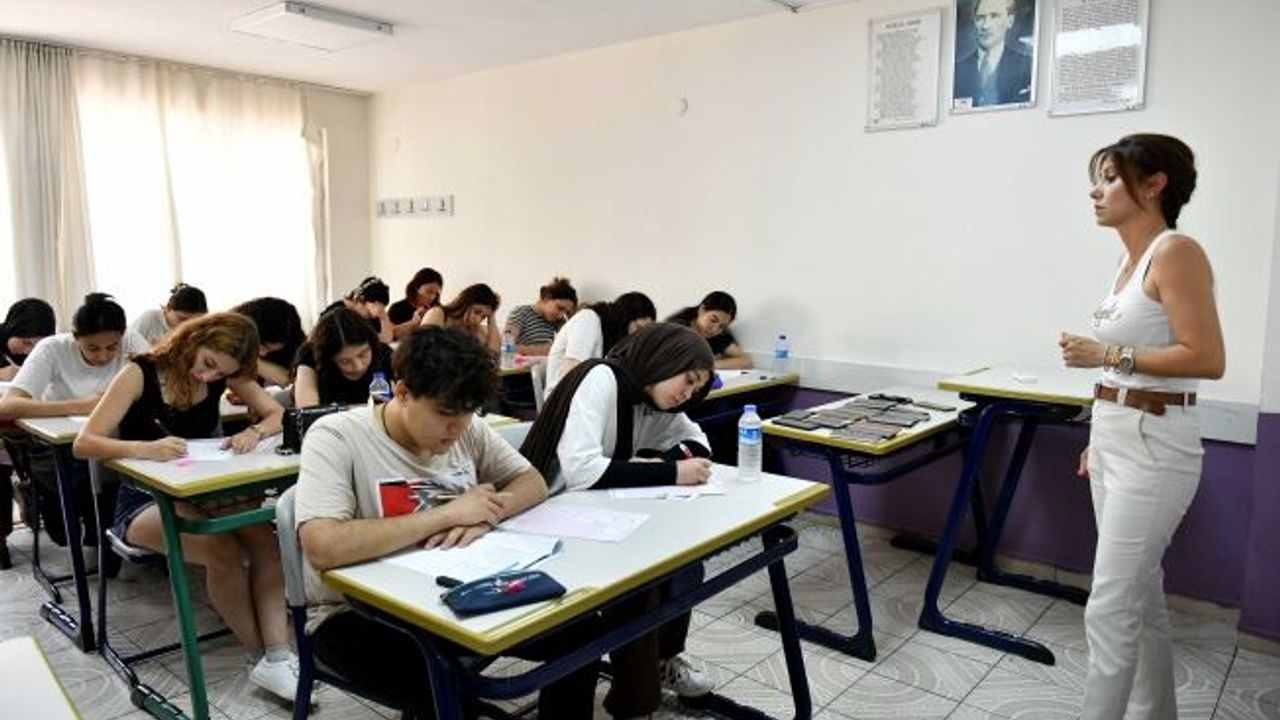 Gençleri ücretsiz üniversiteye hazırlayan MURGEM'de kayıtlar başladı