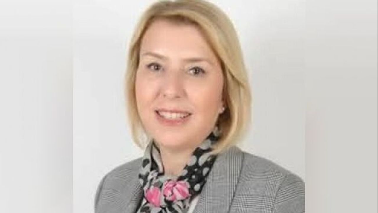 Manavgat Belediye Başkan Yardımcısı Gülsüm Özer parti üyeliği ve tüm görevlerinden istifa etti