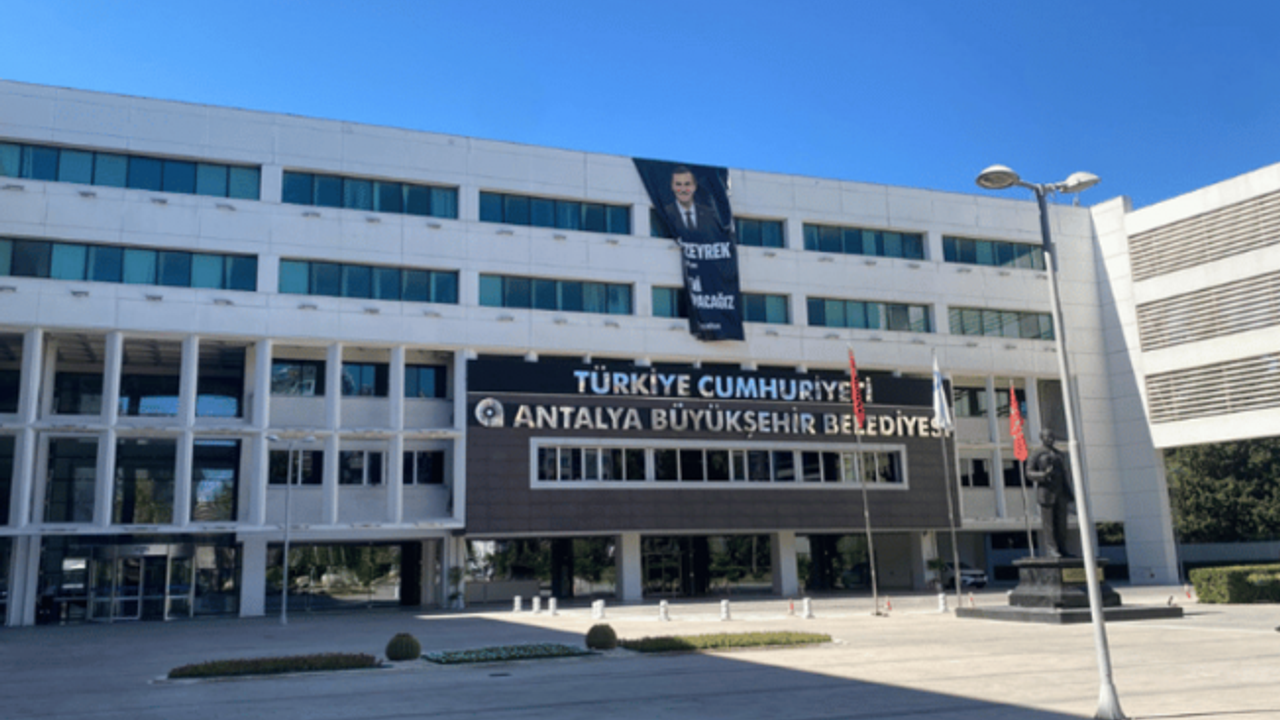 Antalya'da belediyeye yönelik yeni rüşvet operasyonu: 17 gözaltı