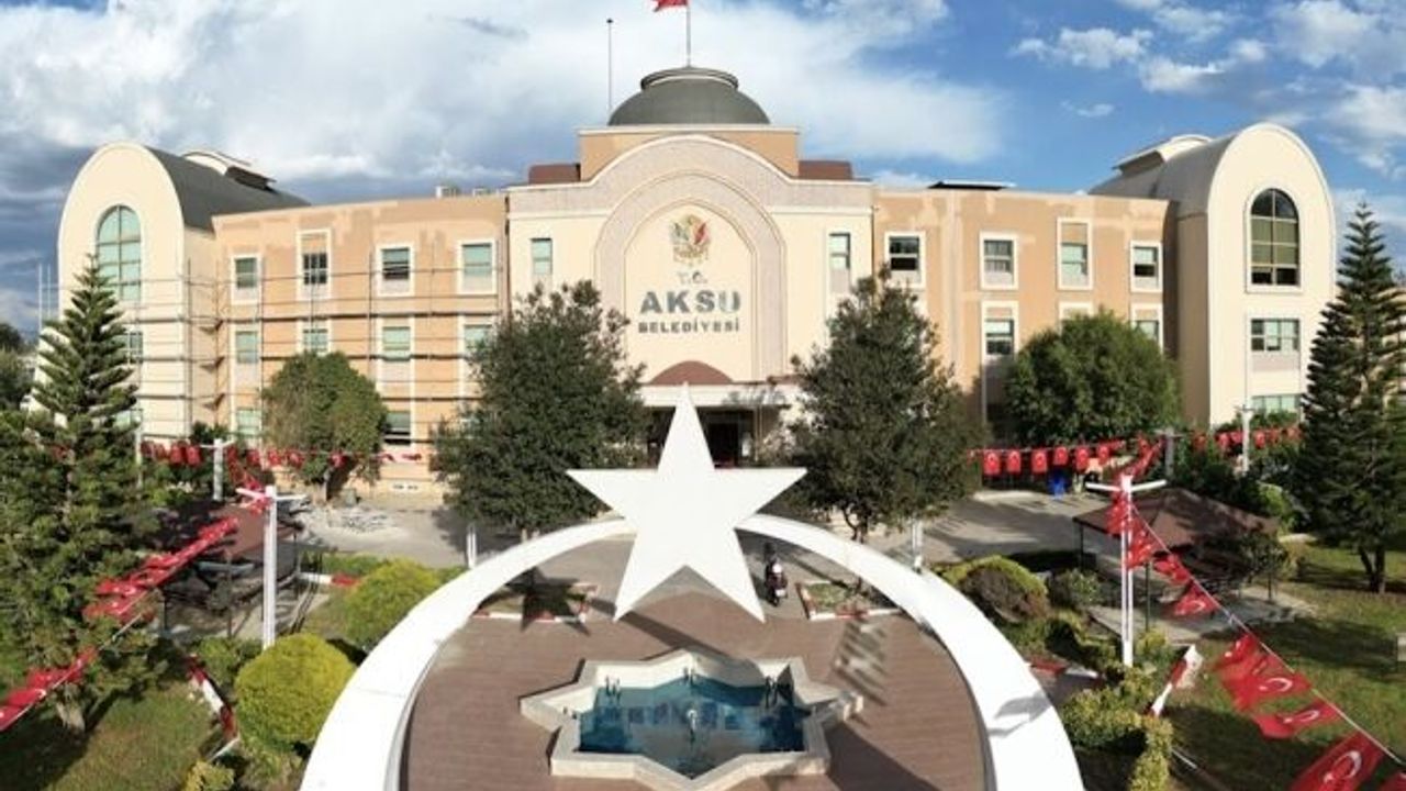 CHP'li Aksu Belediyesi'nde 3 başkan yardımcısı art arda istifa etti